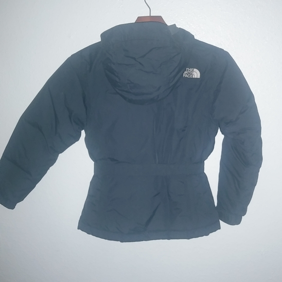 The North Face S Girls Winter Belted Hoodie Down Parka Coat Jacket in Black Kids - Picture 6 of 11